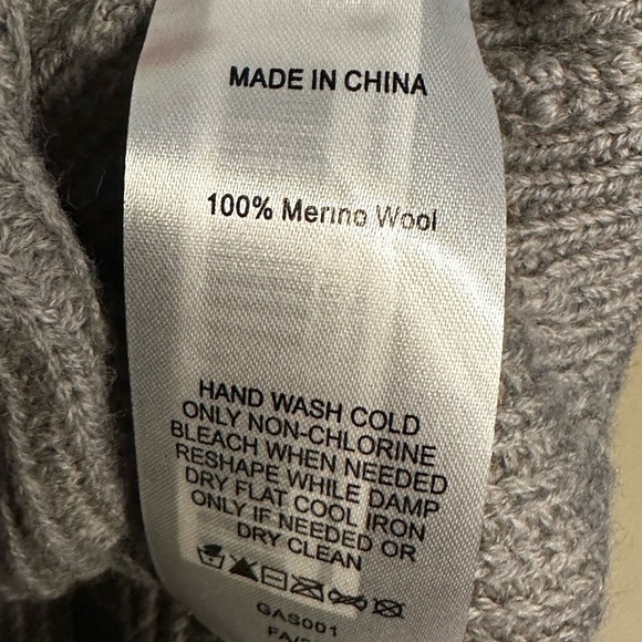 Quince | Cozy Gray Women's Merino Wool Sweater - Picture 4 of 4